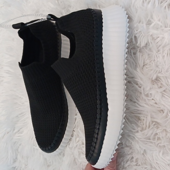 NEW STEVE MADDEN Samarah Black slip on knit shoe in black SZ 9 - Picture 3 of 17